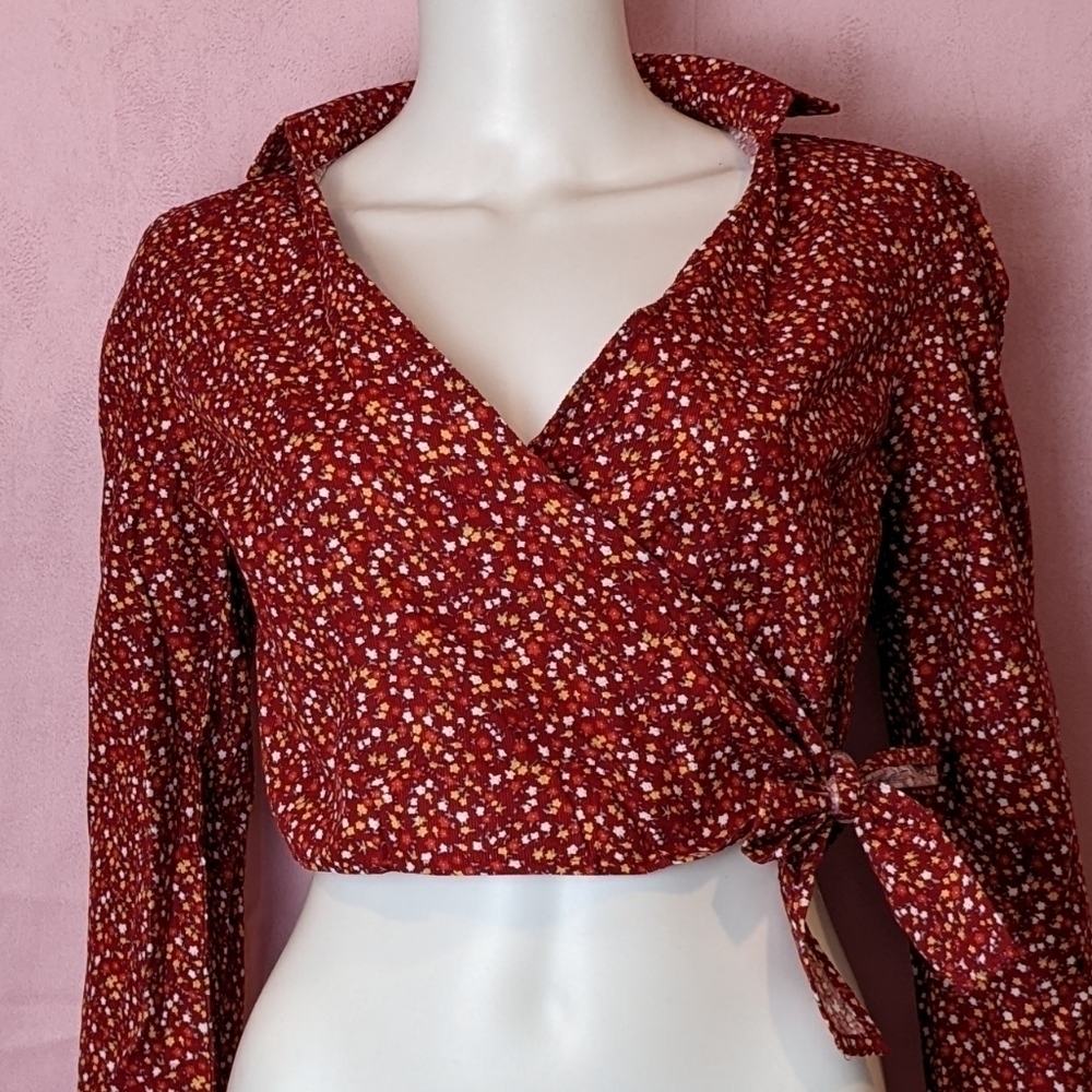 Daisy Street Dolls Kill Red Floral Corduroy Long Sleeve Wrap Crop Top size Small